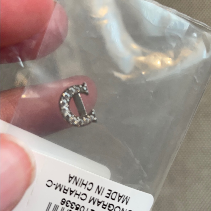 Henri Bendel Monogram Charm C 25$